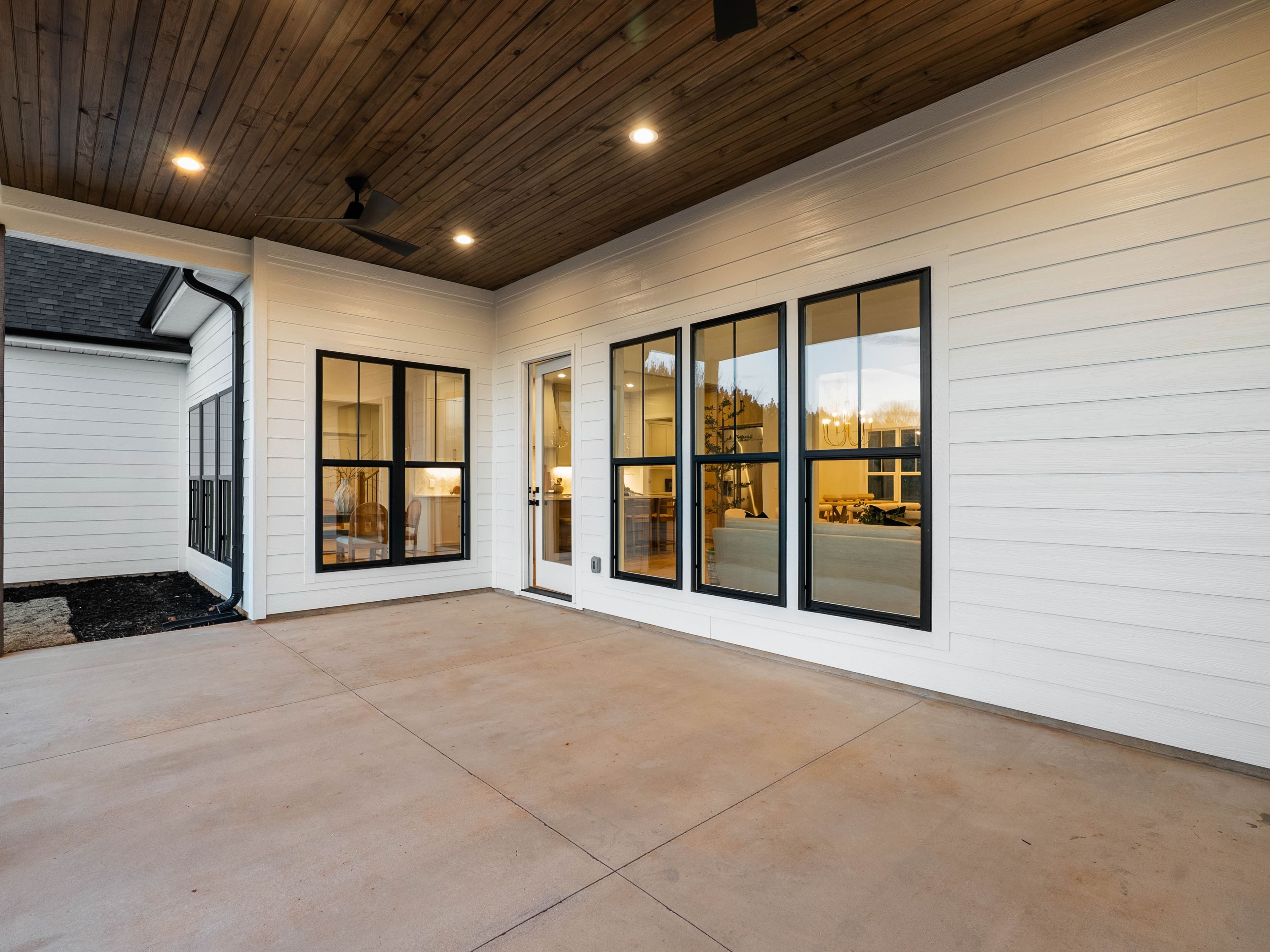 Sunset Acres Farmhouse, Fountain Inn SC l 3362 sq ft