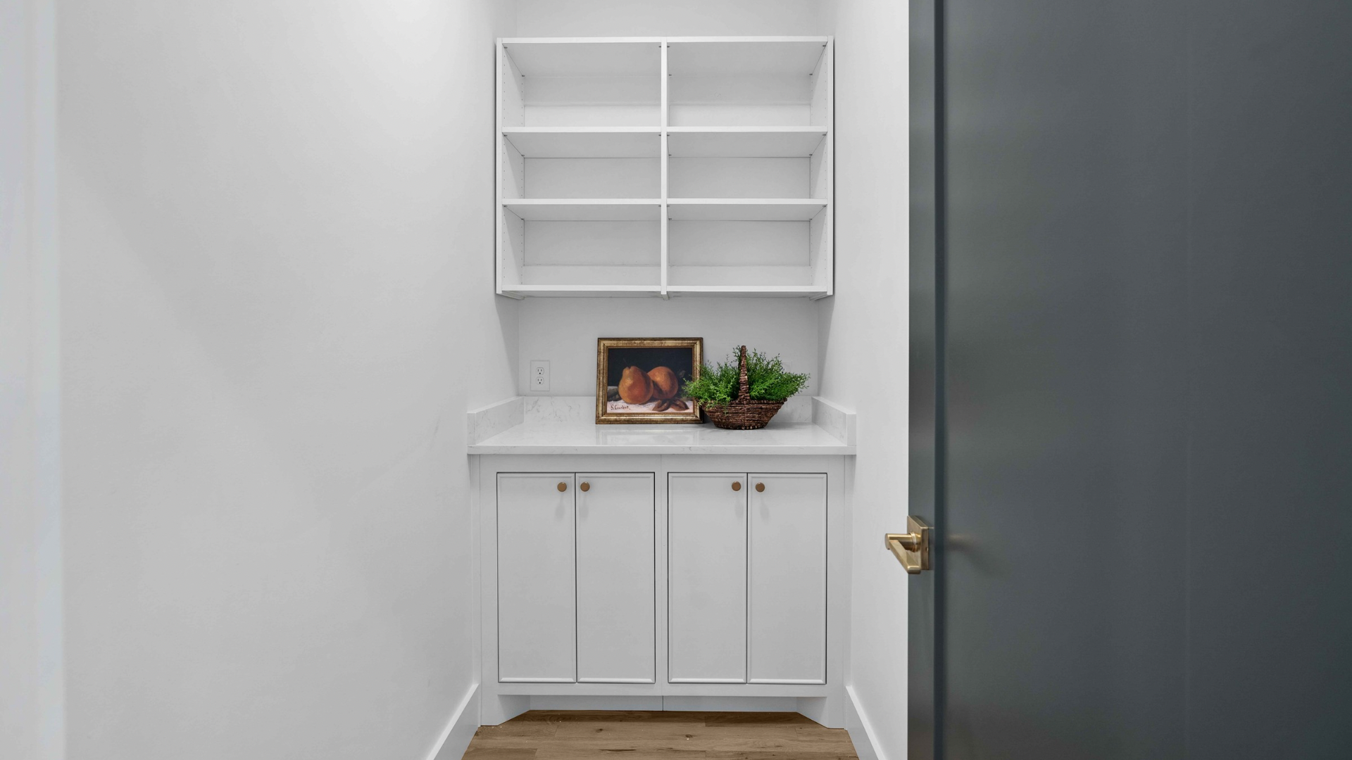The Stall Street Series | 2,581 Sq Ft Main house, 440 Sq Ft Detached Garage