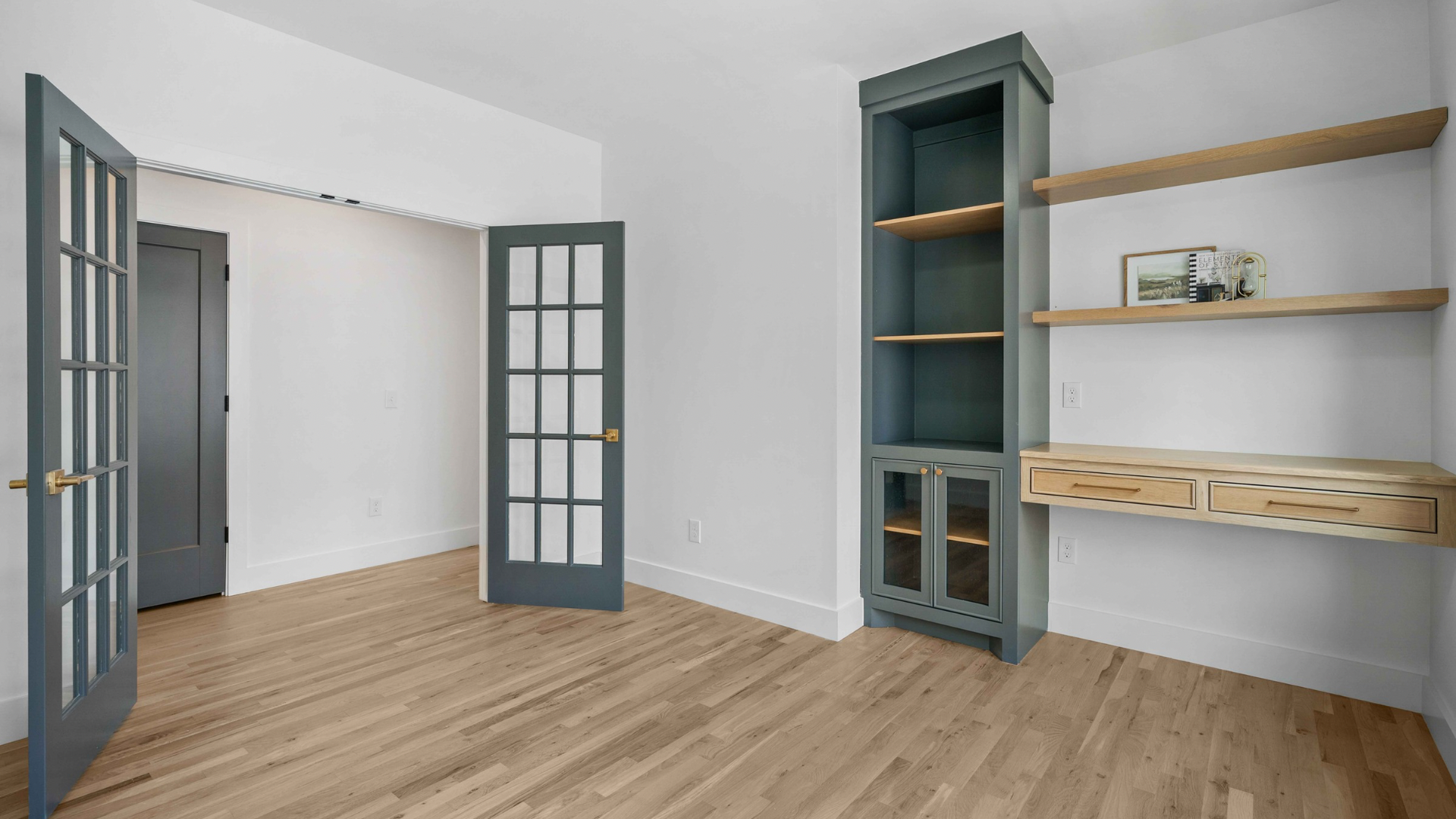 The Stall Street Series | 2,581 Sq Ft Main house, 440 Sq Ft Detached Garage